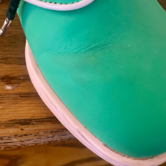 John Fluevog Derby Green and Pink Lace-Up Shoes - Size 9 - Picture 6 of 7